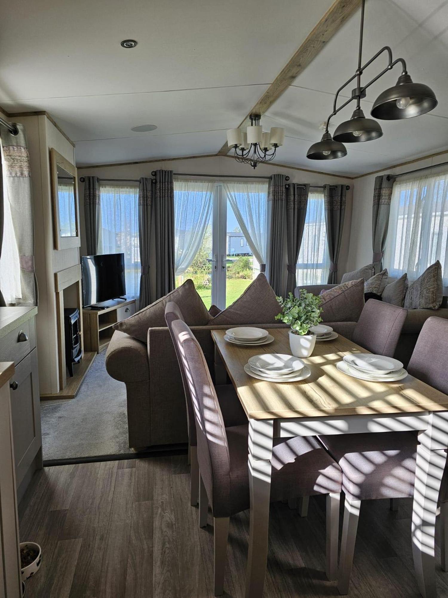 Premium 2 Bedroom Caravan With Free Wifi Ганстантон Екстер'єр фото